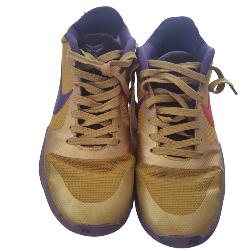 Shoes - Picture 2 of 3